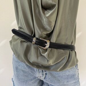 genuine leather belt w two toned buckle